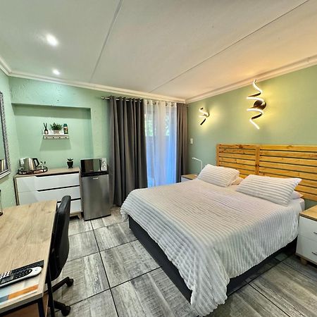 Echo Mountain Inn Thabazimbi Ngoại thất bức ảnh